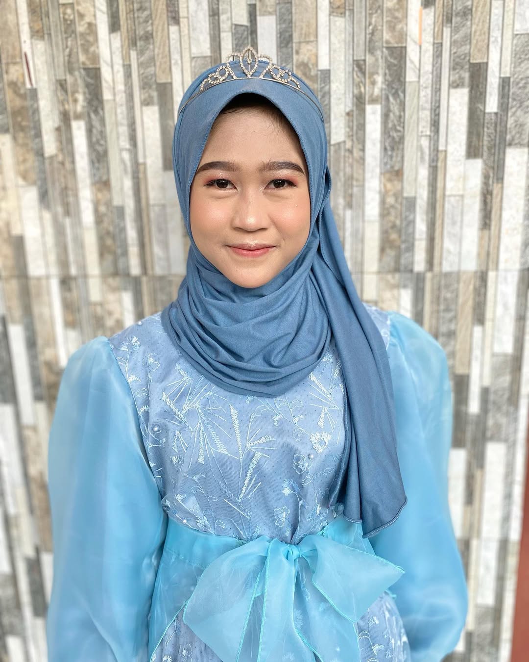 Contact Izqa Makeup